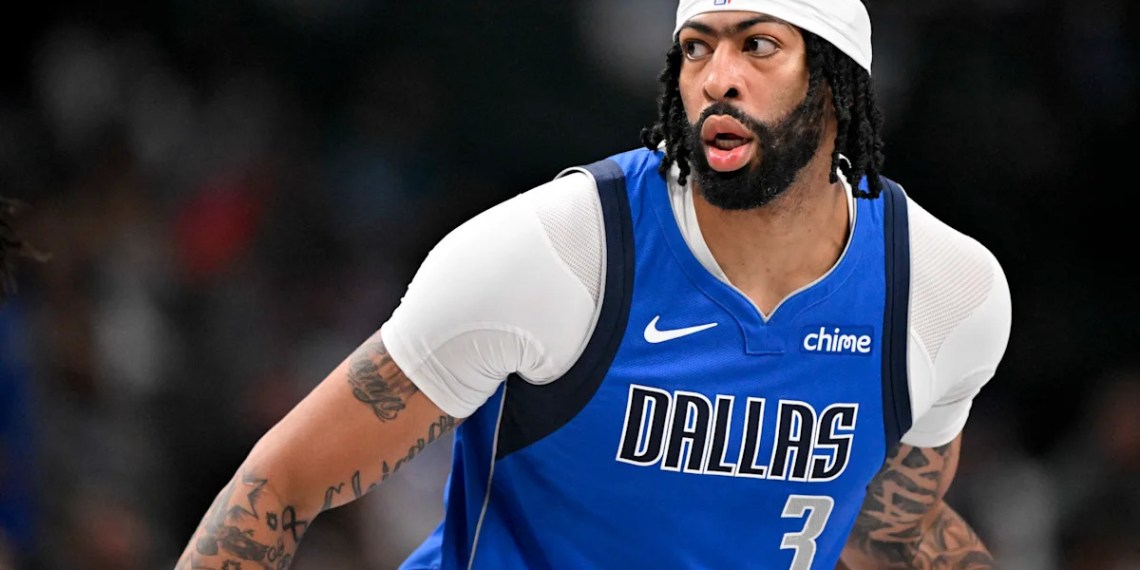 Anthony Davis Adopts Goggles Permanently After Offseason Eye Surgery Anthony Davis Adopts Goggles Permanently After Offseason Eye Surgery