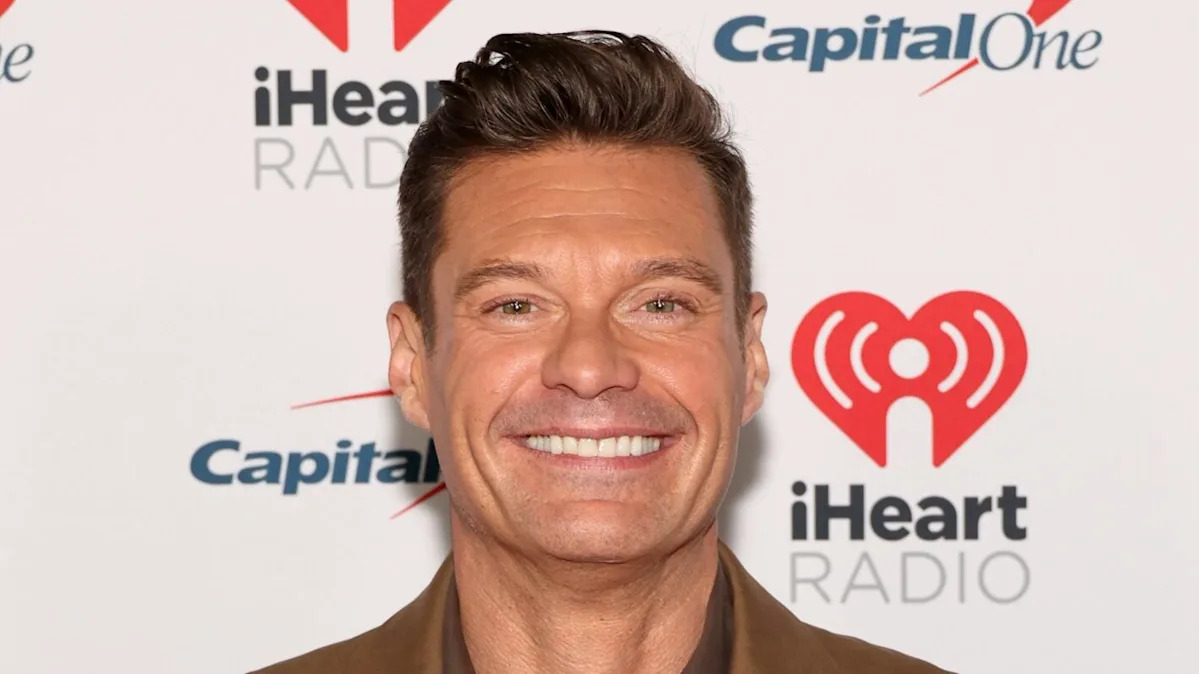 Ryan Seacrest’s Wheel of Fortune Salary and Net Worth Revealed Ryan Seacrest’s Wheel of Fortune Salary and Net Worth Revealed