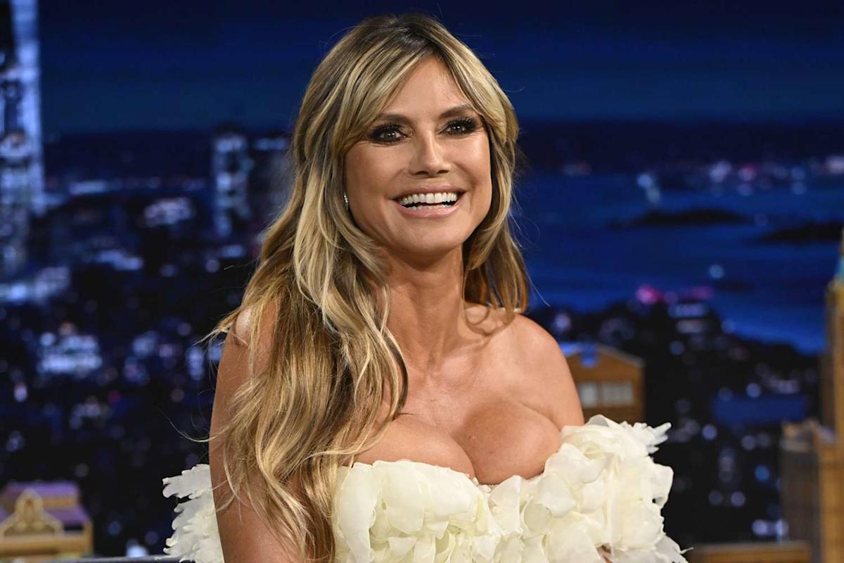 Heidi Klum Laughs Off Wardrobe Malfunction During Mermaid-Inspired Photoshoot Heidi Klum Laughs Off Wardrobe Malfunction During Mermaid-Inspired Photoshoot