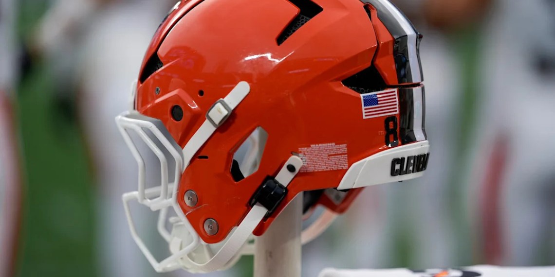 Pressure Mounts on Browns for Cut-Rate QB Trade Pressure Mounts on Browns for Cut-Rate QB Trade