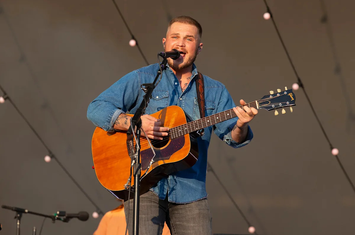 Brianna LaPaglia Fires Back at Zach Bryan After Leaked Text, Song Comments Surface Brianna LaPaglia Fires Back at Zach Bryan After Leaked Text, Song Comments Surface