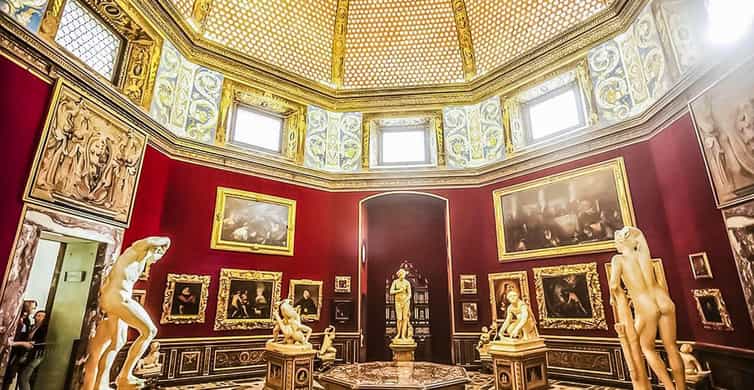 Solo Art Lover Trips: Unveiling The World’s Masterpieces At Your Own Pace Solo Art Lover Trips: Unveiling The World’s Masterpieces At Your Own Pace