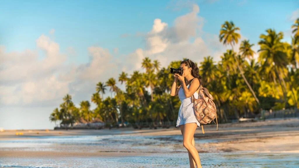 Easy Travel Photography: Capture Memories Like A Pro (Tips & Essential Accessories) Easy Travel Photography: Capture Memories Like A Pro (Tips & Essential Accessories)