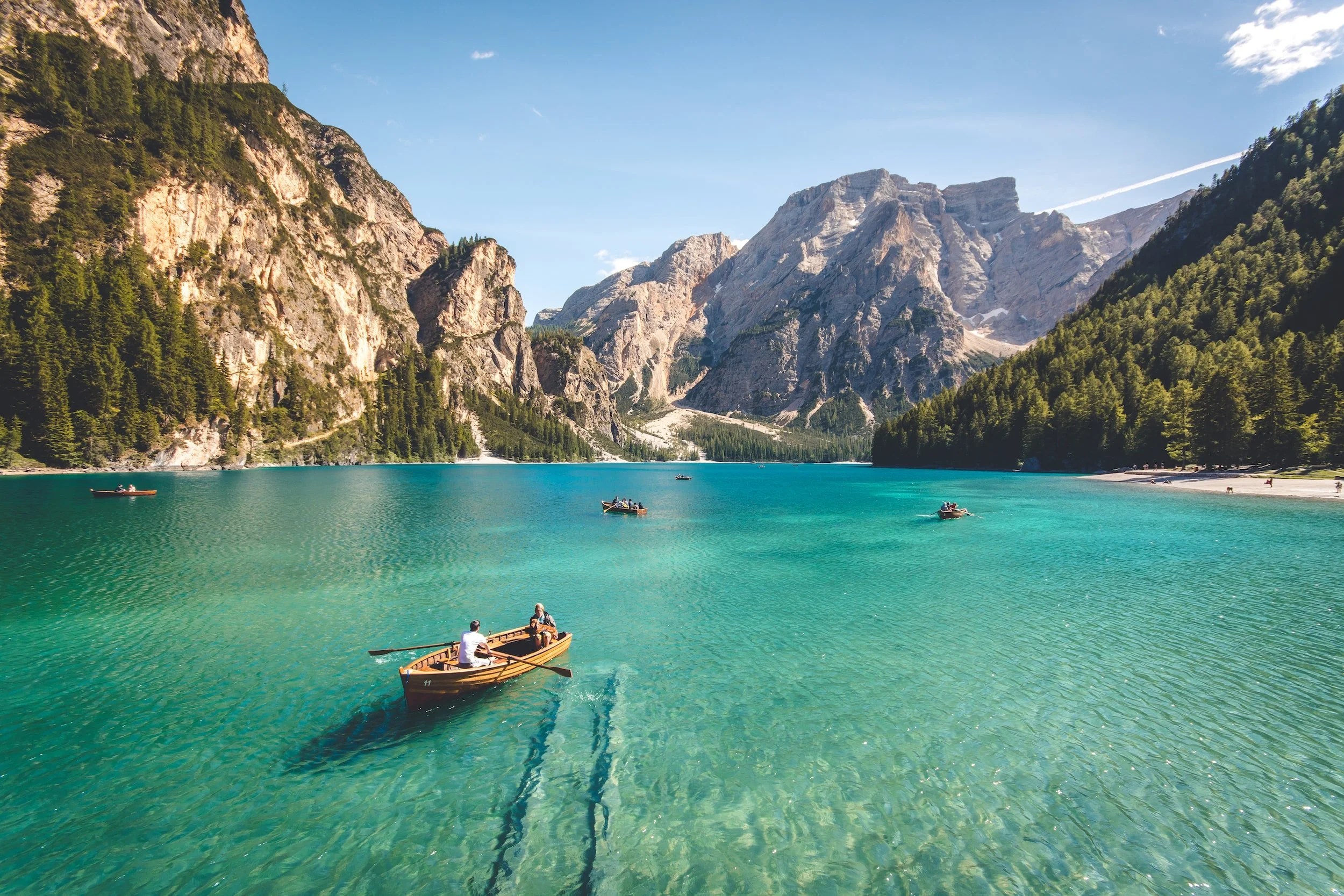 The Ultimate Guide: Mirrorless Lenses To Elevate Your Travel Photography (Plus Essential Accessories) The Ultimate Guide: Mirrorless Lenses To Elevate Your Travel Photography (Plus Essential Accessories)