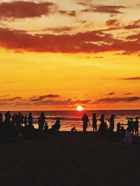 Chasing Golden Hour: A Guide To Cinematic Sunset Photography Chasing Golden Hour: A Guide To Cinematic Sunset Photography