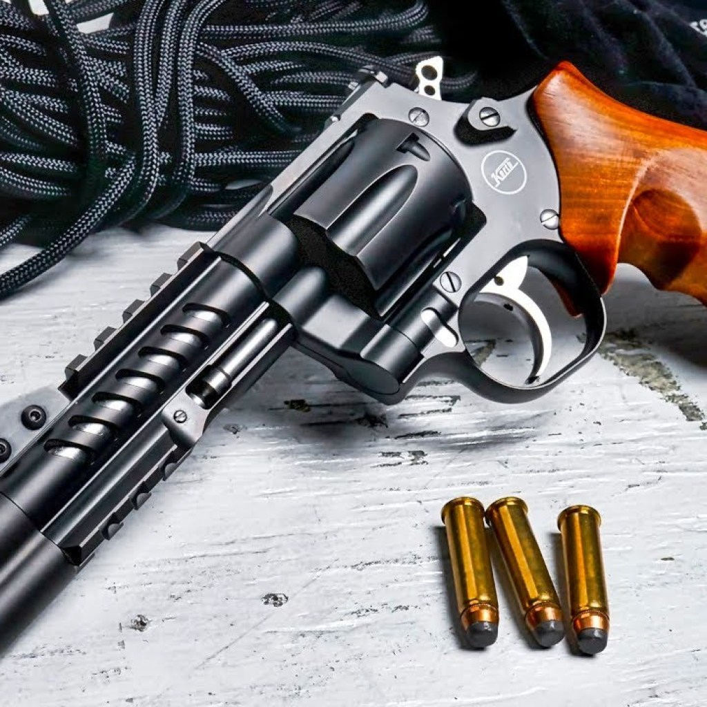 TOP 5 BEST REVOLVERS OF ALL TIME TOP 5 BEST REVOLVERS OF ALL TIME