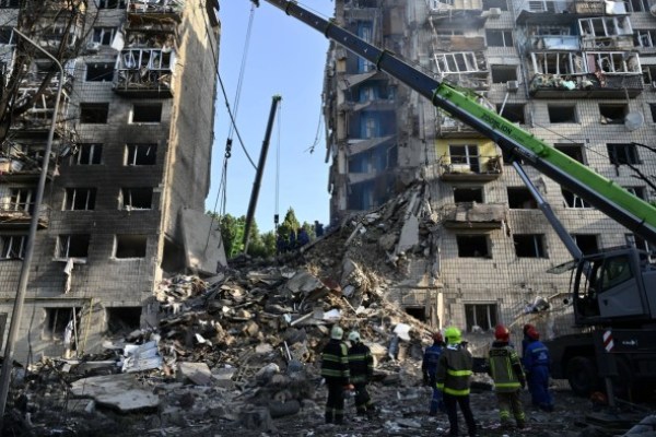 Missile russo e attacco di droni uccide almeno 14 a Kiev Missile russo e attacco di droni uccide almeno 14 a Kiev