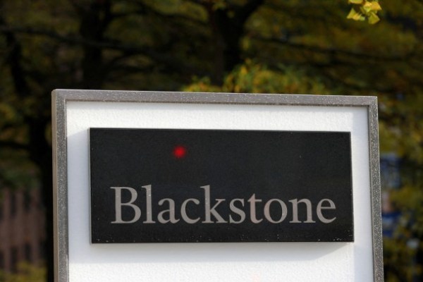Blackstone mette in vendita la prima aquila per $ 4 miliardi Blackstone mette in vendita la prima aquila per $ 4 miliardi