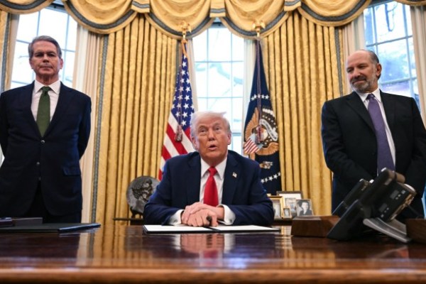Donald Trump accusa la Cina di violazione della tregua della tariffa statunitense Donald Trump accusa la Cina di violazione della tregua della tariffa statunitense