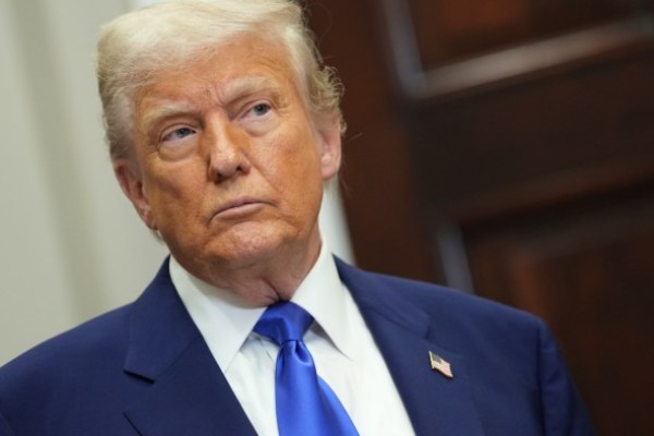 Anche i commercianti di criptovalute che hanno vinto la cena con Donald Trump hanno realizzato grandi profitti Anche i commercianti di criptovalute che hanno vinto la cena con Donald Trump hanno realizzato grandi profitti