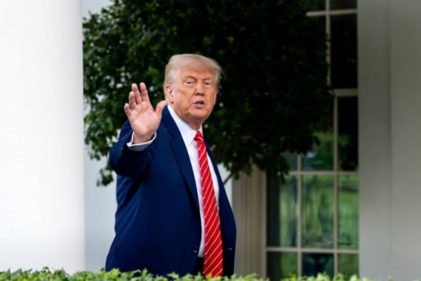 Donald Trump propone di aumentare le tasse sul reddito sugli americani ricchi Donald Trump propone di aumentare le tasse sul reddito sugli americani ricchi