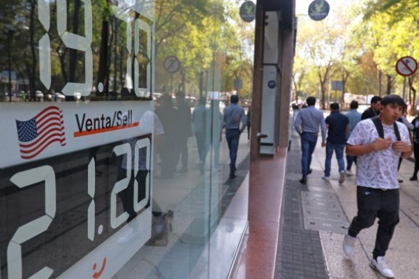 Slide canadesi da dollari e peso messicano mentre le tariffe di Donald Trump Unnserve Investors Slide canadesi da dollari e peso messicano mentre le tariffe di Donald Trump Unnserve Investors