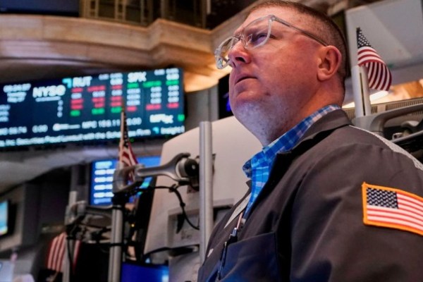 Le azioni statunitensi saltano mentre Donald Trump esalta il progresso “positivo” sui colloqui commerciali dell’UE Le azioni statunitensi saltano mentre Donald Trump esalta il progresso “positivo” sui colloqui commerciali dell’UE