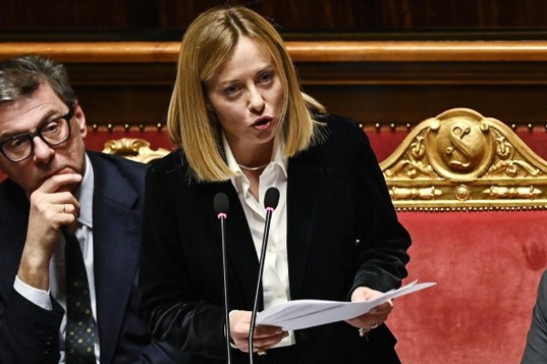 Giorgia Meloni avverte l’UE contro il “circolo vizioso” della guerra tariffaria con Donald Trump Giorgia Meloni avverte l’UE contro il “circolo vizioso” della guerra tariffaria con Donald Trump