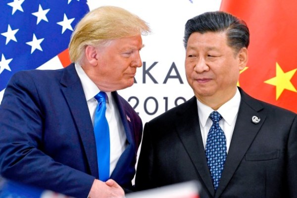 Donald Trump afferma di aver ricevuto una chiamata da Xi Jinping e di aver tagliato “200 accordi” sul commercio Donald Trump afferma di aver ricevuto una chiamata da Xi Jinping e di aver tagliato “200 accordi” sul commercio
