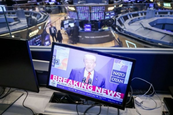 Le azioni statunitensi si alzano in alto nonostante Donald Trump ha fermato i colloqui commerciali con il Canada Le azioni statunitensi si alzano in alto nonostante Donald Trump ha fermato i colloqui commerciali con il Canada