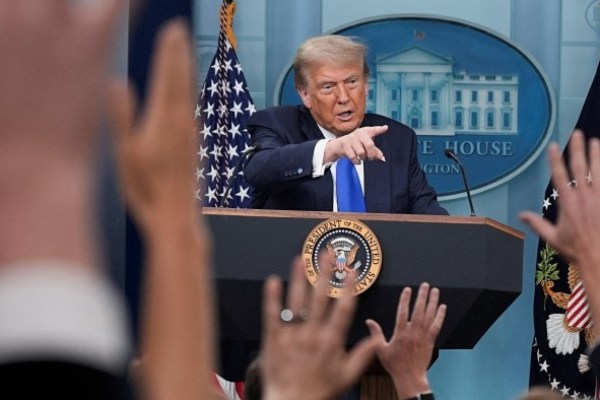 Donald Trump dice che colpirà il Giappone e la Corea del Sud con tariffe del 25% Donald Trump dice che colpirà il Giappone e la Corea del Sud con tariffe del 25%