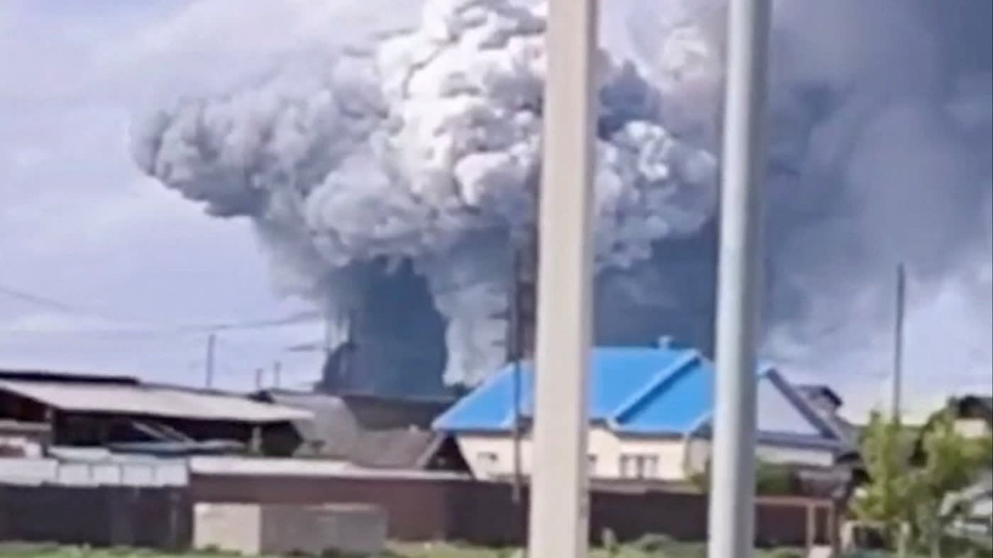 L’Ucraina mette in scena un attacco audace agli aeroporti in profondità nel territorio russo L’Ucraina mette in scena un attacco audace agli aeroporti in profondità nel territorio russo