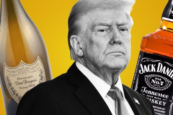Donald Trump minaccia le tariffe del 200% sulle importazioni di alcol dell’UE Donald Trump minaccia le tariffe del 200% sulle importazioni di alcol dell’UE