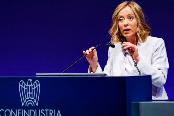 Il PM italiano Giorgia Meloni condanna le regole verdi dell’UE per l’industria automobilistica in difficoltà Il PM italiano Giorgia Meloni condanna le regole verdi dell’UE per l’industria automobilistica in difficoltà