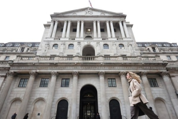 FTSE 100 HITS record in anticipo rispetto al taglio del tasso di interesse previsto FTSE 100 HITS record in anticipo rispetto al taglio del tasso di interesse previsto