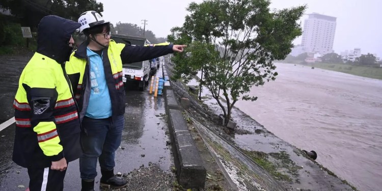 康芮強颱逼近花東 魏嘉彥擔憂災情籲民眾避免外出 康芮強颱逼近花東 魏嘉彥擔憂災情籲民眾避免外出
