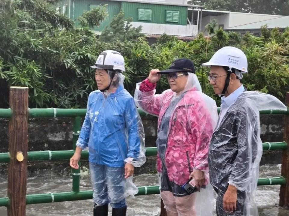 吉安鄉面臨大雨磅礡水位暴漲 游淑貞同農田水利署排除障礙 吉安鄉面臨大雨磅礡水位暴漲 游淑貞同農田水利署排除障礙