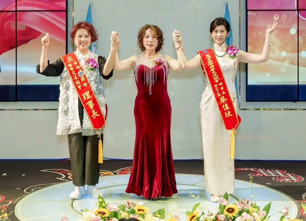 蘭馨姊妹見證傳承時刻 蔡佳欣卸任續寫愛與責任的篇章 蘭馨姊妹見證傳承時刻 蔡佳欣卸任續寫愛與責任的篇章