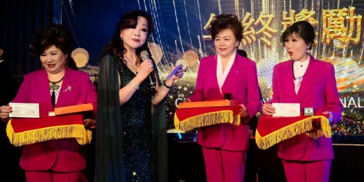 佳夢地舉行歲末聯歡晚會 蘭絲倩尾牙祭出千萬總獎金 佳夢地舉行歲末聯歡晚會 蘭絲倩尾牙祭出千萬總獎金