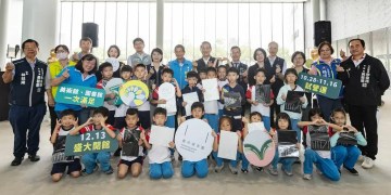 臺中綠美圖今日試營運開幕  吸引民眾排隊入館現場氣氛熱烈 臺中綠美圖今日試營運開幕  吸引民眾排隊入館現場氣氛熱烈