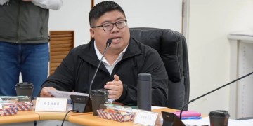 基層職等全面調升 蔡易餘促成考試院通過地方列等新制 基層職等全面調升 蔡易餘促成考試院通過地方列等新制