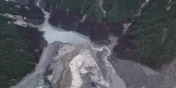 堰塞湖一日不解 光復永無寧日 敬畏自然:中央與地方以科學防災守護家園 堰塞湖一日不解 光復永無寧日 敬畏自然:中央與地方以科學防災守護家園