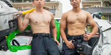 嘉義縣2026消防猛男桌曆登場 警消首度跨界合作吸睛亮相 嘉義縣2026消防猛男桌曆登場 警消首度跨界合作吸睛亮相