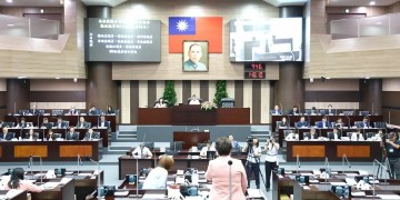 南投縣老人健保費縣府全額負擔 最快明年3、4月上路 逾10萬長輩受惠 南投縣老人健保費縣府全額負擔 最快明年3、4月上路 逾10萬長輩受惠