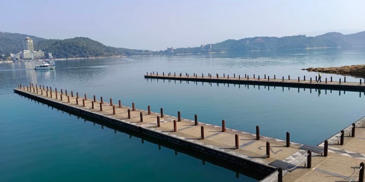 日月潭水位下降,朝霧、玄光碼頭1號浮排自112年3月8日起暫時拖離 4大公有碼頭仍維持正常營運 日月潭水位下降,朝霧、玄光碼頭1號浮排自112年3月8日起暫時拖離 4大公有碼頭仍維持正常營運