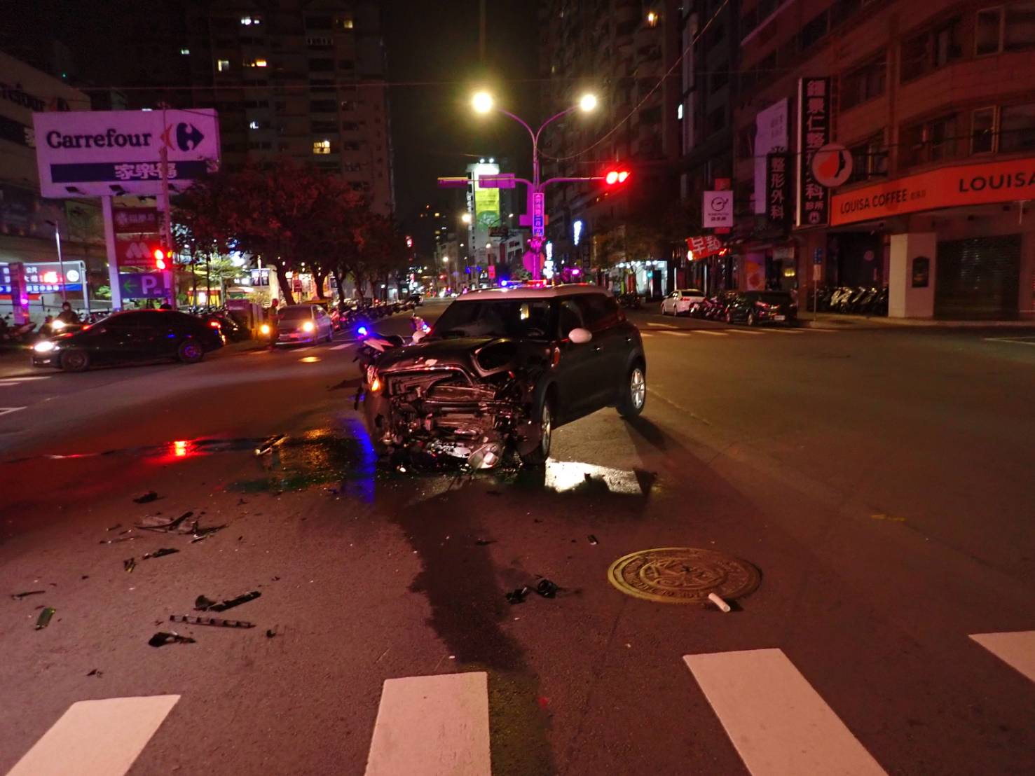 深夜事故查獲酒駕 警眼尖揪出另名駕駛持槍毒 深夜事故查獲酒駕 警眼尖揪出另名駕駛持槍毒