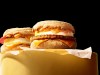 McDonald’s está subiendo el calor en su menú de desayuno con un nuevo giro en McMuffins