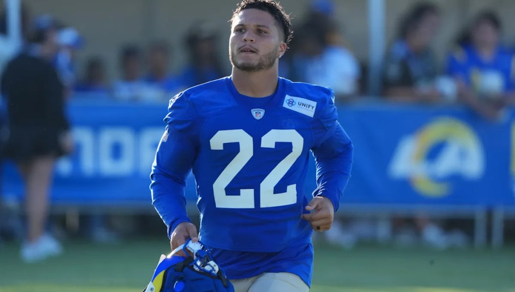 Rams RB Blake Corum explica lo que está haciendo de manera diferente en el año 2 Rams RB Blake Corum explica lo que está haciendo de manera diferente en el año 2