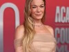 LeAnn Rimes sorprende con un vestido de corsé mientras promociona el nuevo sencillo ‘Wild Things Run’