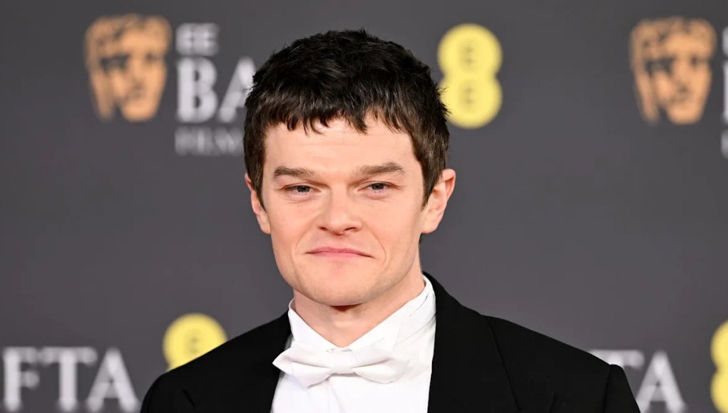El nominado a estrella en ascenso (y mejor actor) Robert Aramayo llega a los BAFTA El nominado a estrella en ascenso (y mejor actor) Robert Aramayo llega a los BAFTA