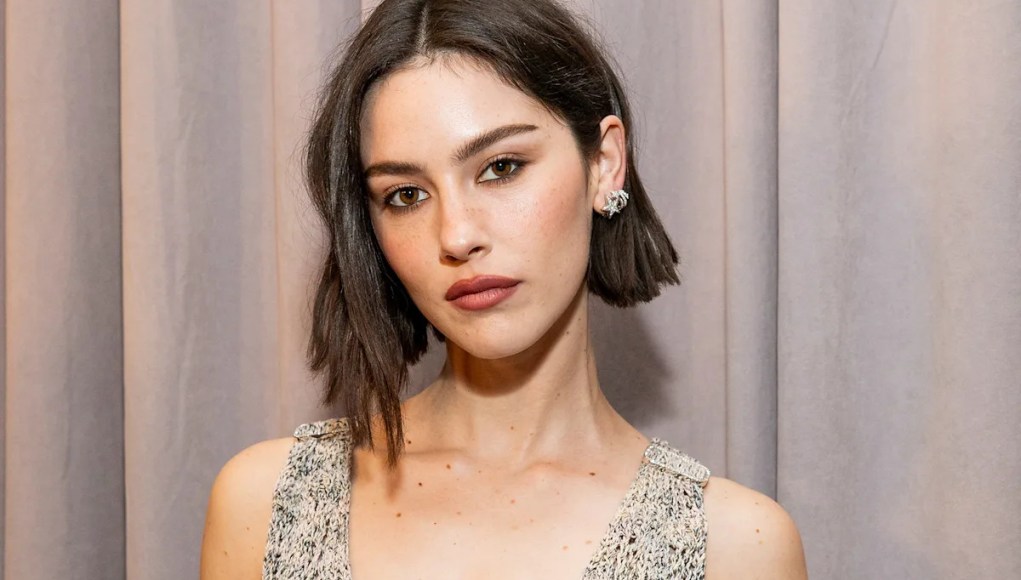 Mira a Gracie Abrams cubrir una canción de Taylor Swift que ‘siempre desearía’ ella escribió Mira a Gracie Abrams cubrir una canción de Taylor Swift que ‘siempre desearía’ ella escribió