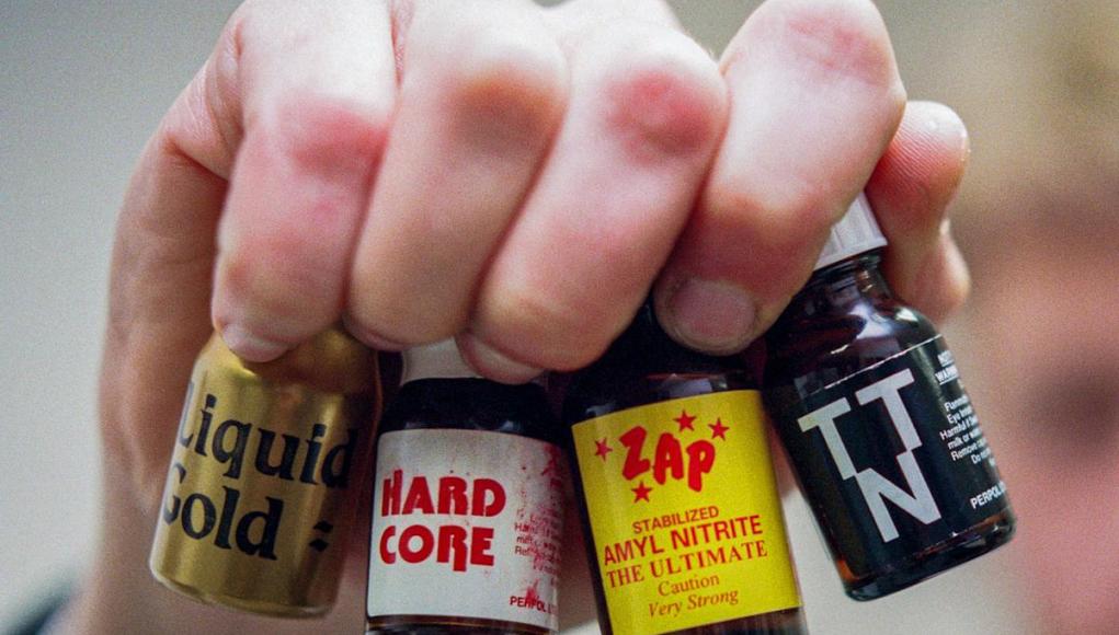 Según los informes, la FDA asalta al fabricante de Poppers, una droga de fiesta cada vez más popular Según los informes, la FDA asalta al fabricante de Poppers, una droga de fiesta cada vez más popular