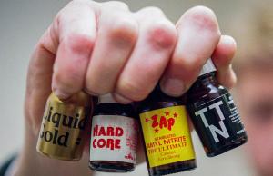 Según los informes, la FDA asalta al fabricante de Poppers, una droga de fiesta cada vez más popular