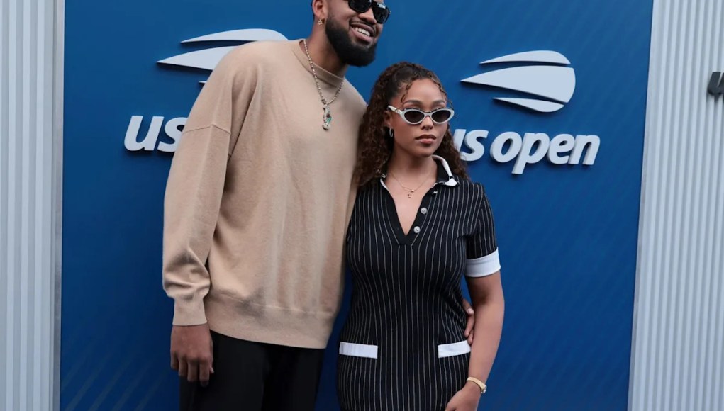 Karl-Anthony Towns y Jordyn Woods tienen una historia de amor muy dulce Karl-Anthony Towns y Jordyn Woods tienen una historia de amor muy dulce