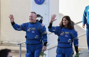 La oferta de Elon Musk de traer a casa astronautas varadas nunca llegaron a la estación espacial, dicen los astronautas de la NASA que todavía están en órbita después de 9 meses