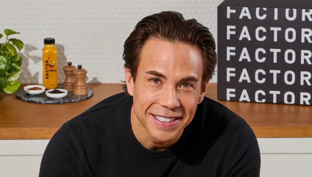 Apolo Ohno y Julia Mancuso hablan sobre su nueva asociación de servicio de comidas durante los Juegos Olímpicos Apolo Ohno y Julia Mancuso hablan sobre su nueva asociación de servicio de comidas durante los Juegos Olímpicos