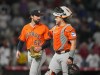 Los Astros ganan 3-2 en extras contra los ángeles