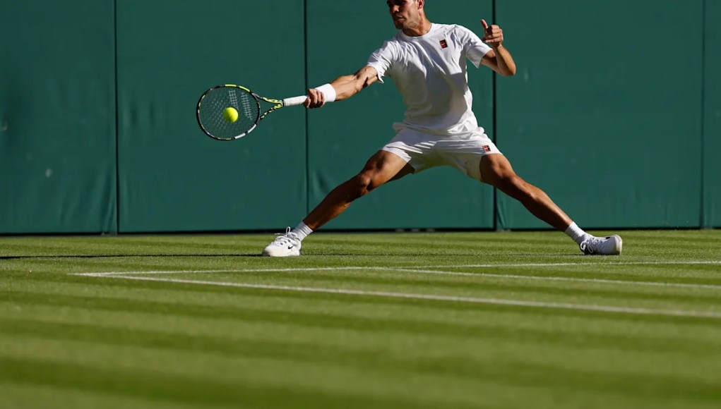 Carlos Alcaraz vs. Oliver Tarvet: Cómo ver Wimbledon hoy, horario de televisión completo y más Carlos Alcaraz vs. Oliver Tarvet: Cómo ver Wimbledon hoy, horario de televisión completo y más