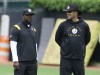 Insider dice que la reunión Steelers-Brian Flores es poco probable
