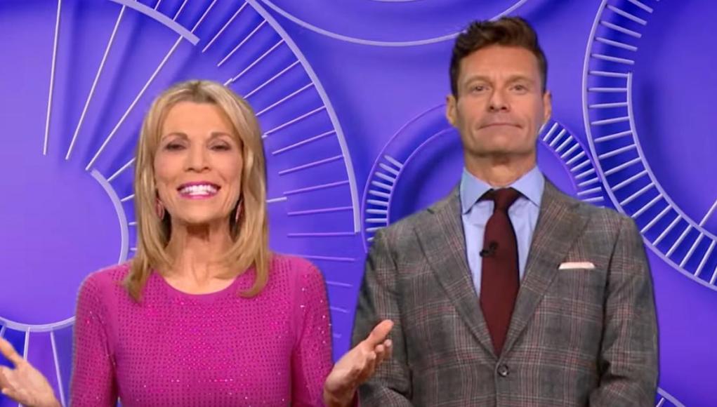 Vanna White sabe que Ryan Seacrest tomando la rueda de la fortuna ‘sobre’ ha sido un ajuste, pero quiere que los fanáticos sepan que todavía está viendo a Pat Sajak Vanna White sabe que Ryan Seacrest tomando la rueda de la fortuna ‘sobre’ ha sido un ajuste, pero quiere que los fanáticos sepan que todavía está viendo a Pat Sajak